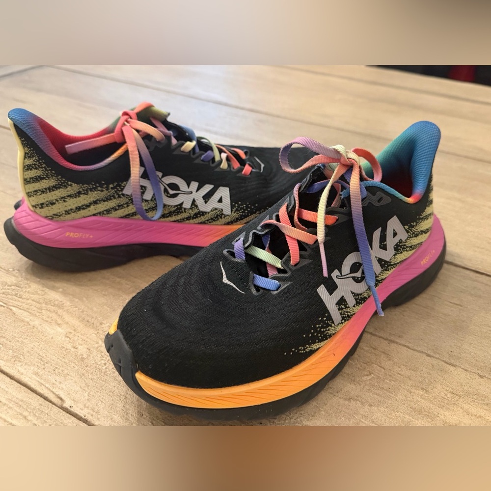 Hoka Mach 5 Black with Rainbow accents . Size 8 Women’s